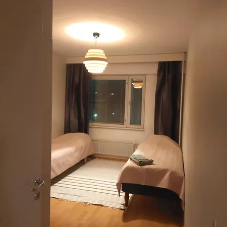 Spacious And Cozy With Large Balcony & Free Parking *